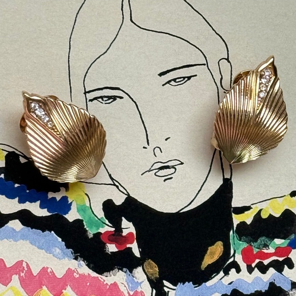 VINTAGE CHRISTIAN DIOR Earrings Leaves Crystals Clip Gold 80s - Picture 1 of 6